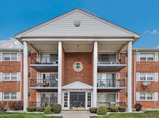 4410 W 111th St APT 303, Oak Lawn, IL 60453