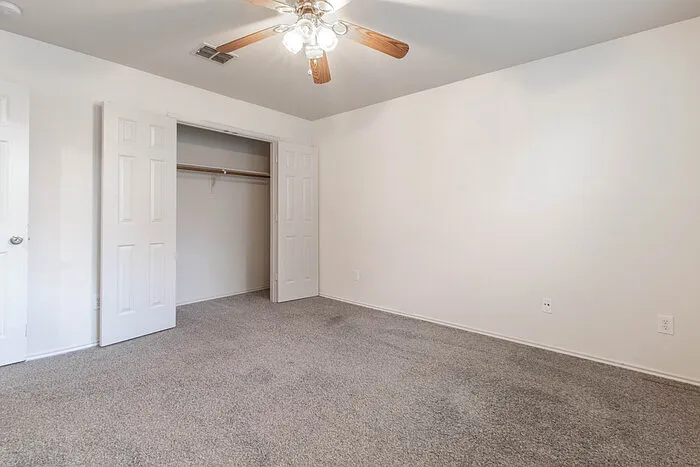 2405 Spruce Ct — Photo 6