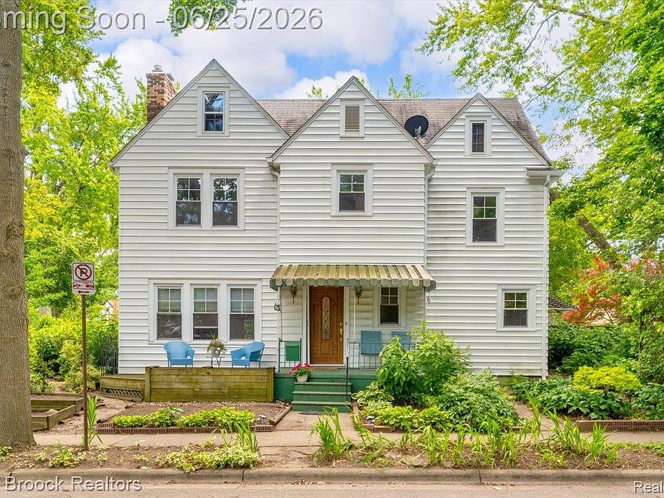 1st image of 1432 E Park Pl