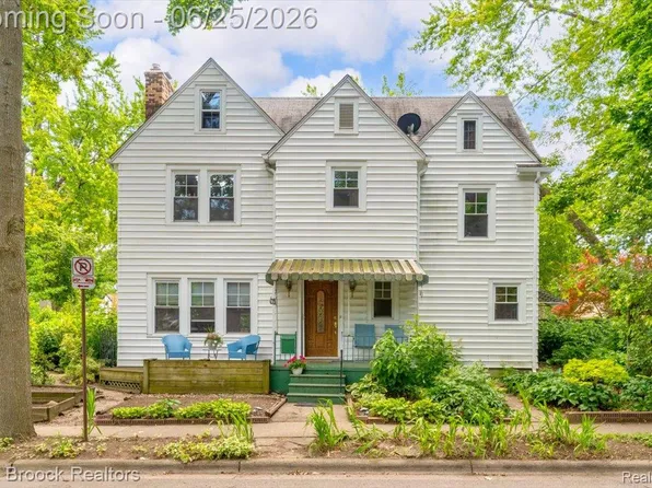1432 E Park Pl, Ann Arbor, MI 48104
