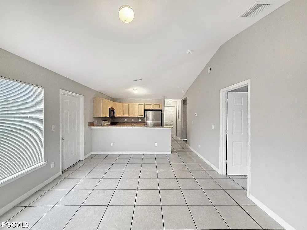 3 bed, 2.0 bath, 1134 sqft, $1,400 — Photo 4