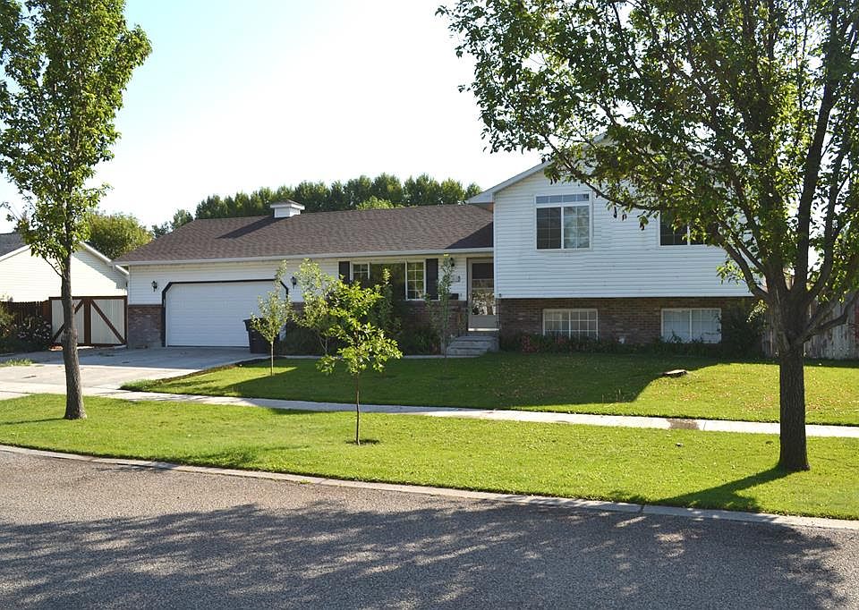 1st image of 2945 S Carolyn Ln
