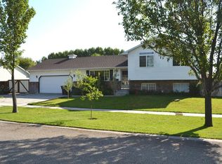 2945 S Carolyn Ln, Ammon, ID 83406