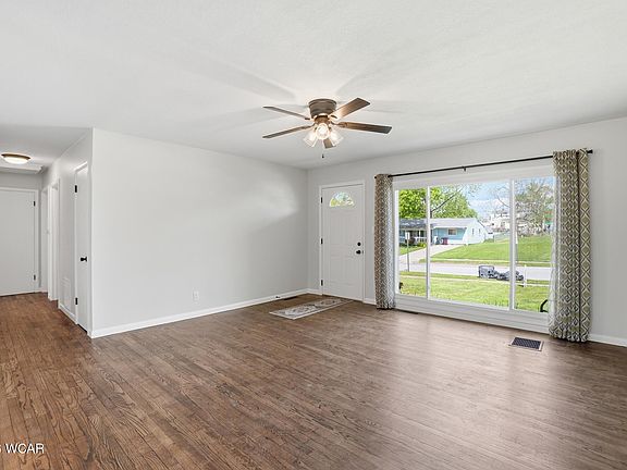 5th image of 1609 Karen Ave