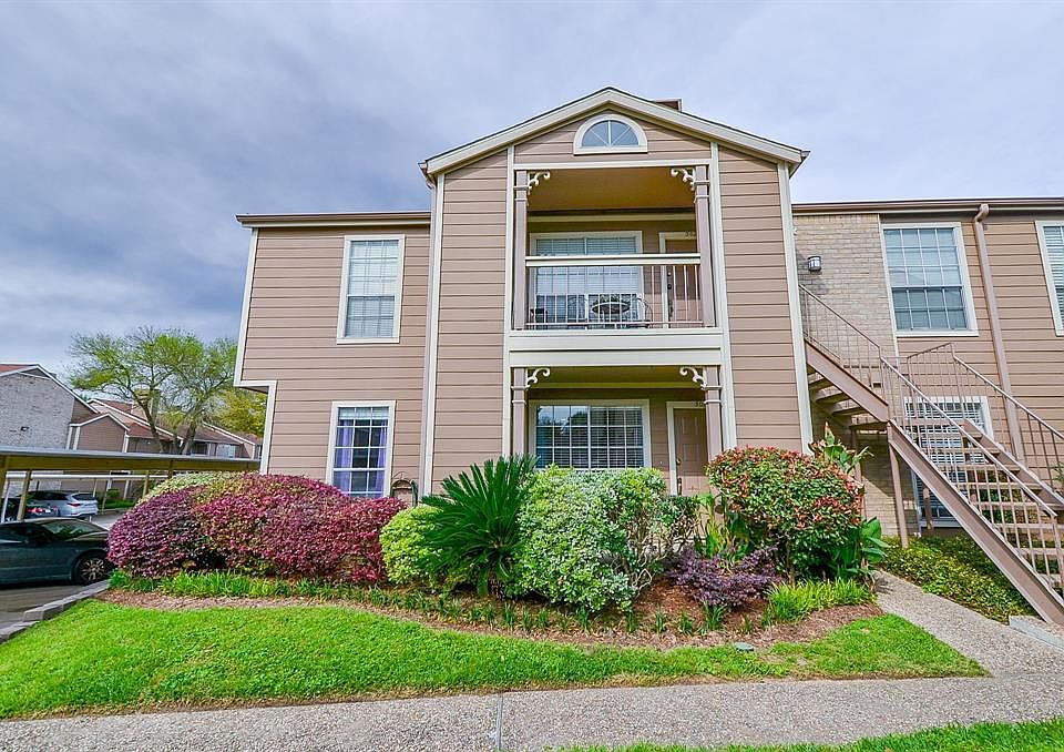 1st image of 1860 White Oak Dr APT 301