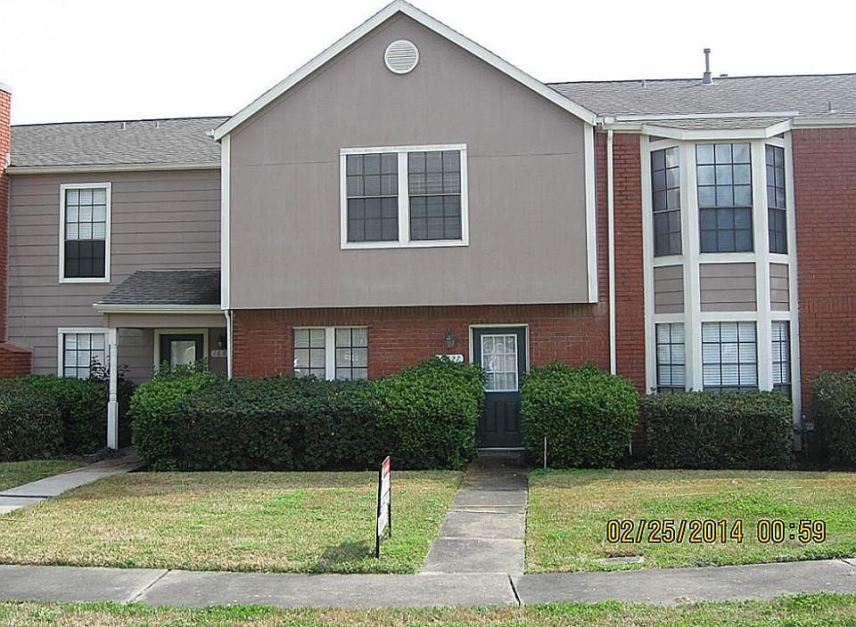 1st image of 16827 Holly Trail Dr