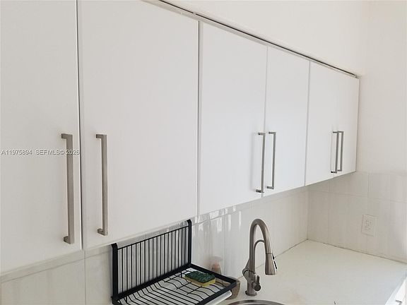 5th image of 761 Euclid Ave #12B