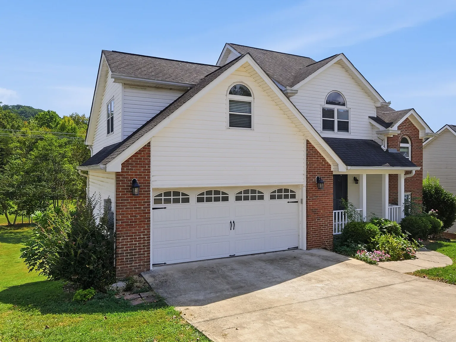 4 bed, 2797 sqft, $3,000 — Photo 2