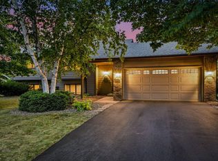 19002 Barrington Dr, Eden Prairie, MN 55346