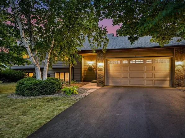 19002 Barrington Dr, Eden Prairie, MN 55346
