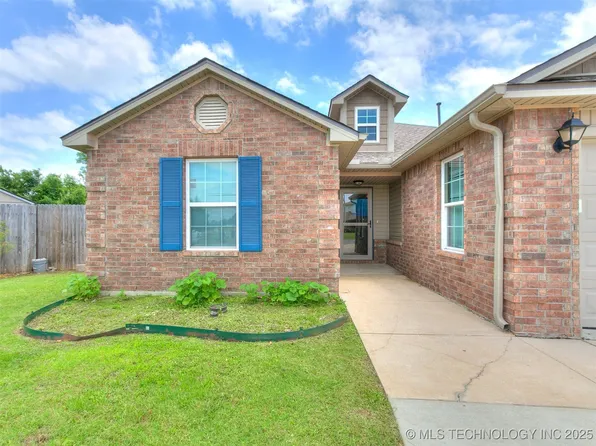 420 NE 17th Pl, Newcastle, OK 73065