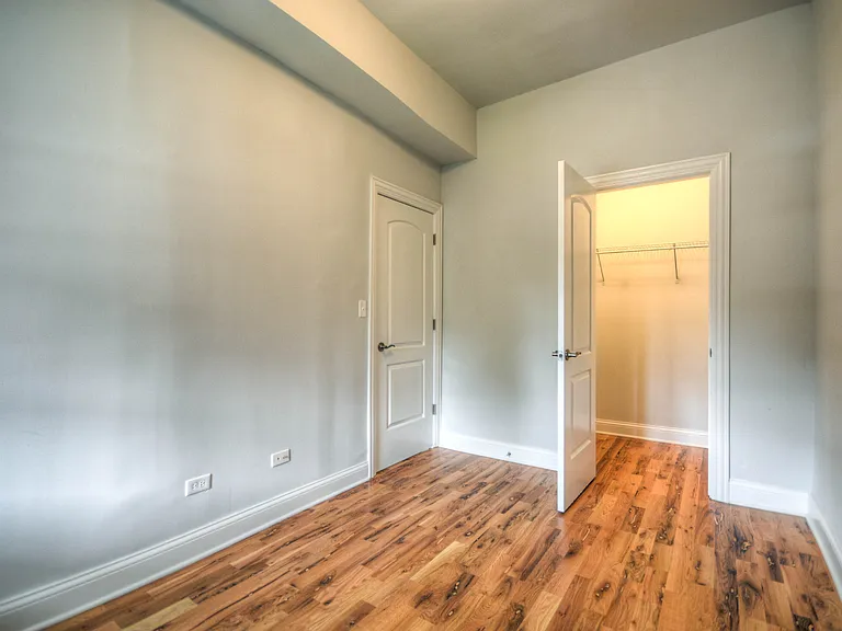 2111 N Western Ave #1R — Photo 6