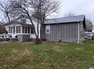 711 W Market St, Mc Leansboro, IL 62859