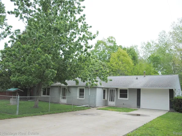 4080 Potts Rd, Fowlerville, MI 48836