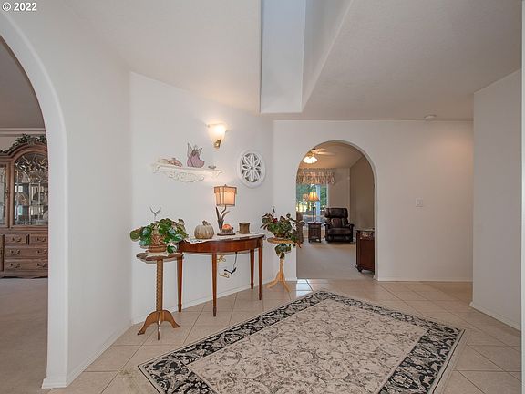 4th image of 1264 E Caples Ct