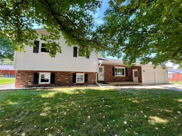 1104 Edgewood Dr, Jerseyville, IL 62052