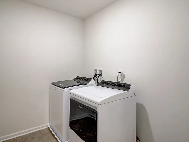 *This photo is a sample of the interior of this floor plan. Finishes may differ in actual home based on the selections.
