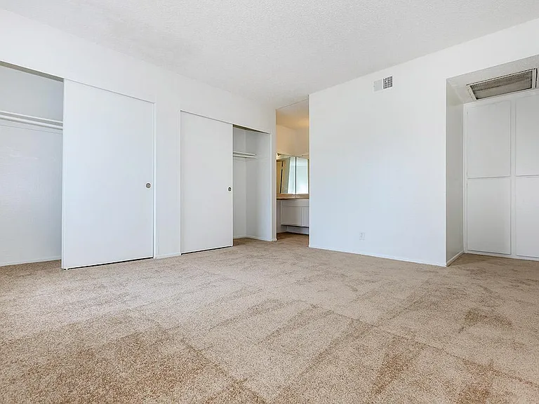 5001 Beach Blvd — Photo 15