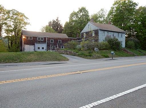 2nd image of 559 Petersham Rd