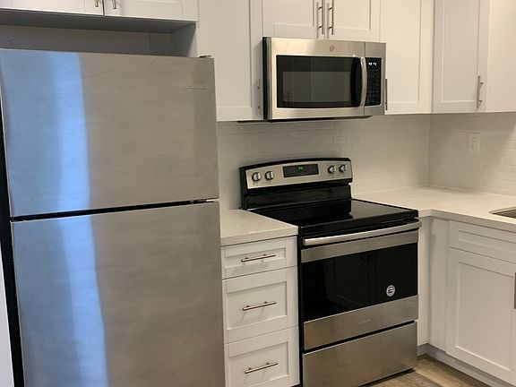 2nd image of 2401 SW 22nd St APT 6