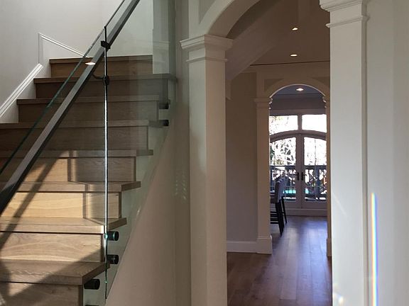 3rd image of 126 Valley St #128