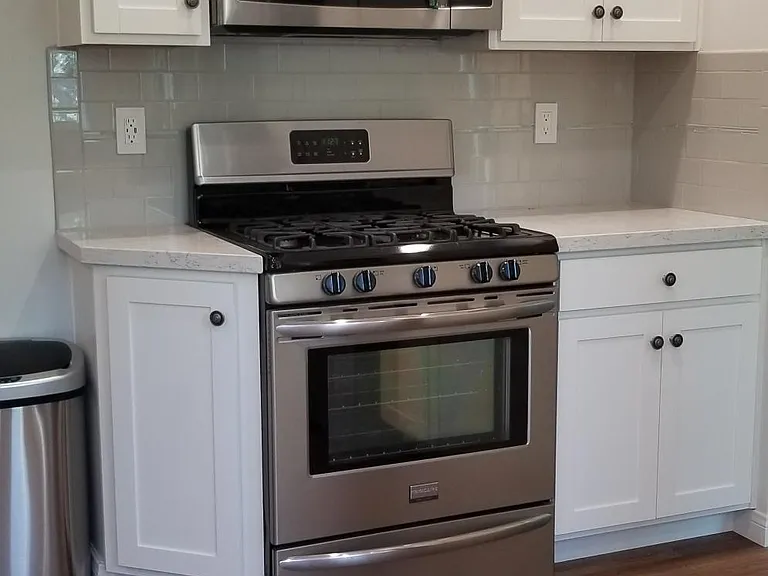 509 E Grand Ave — Photo 8