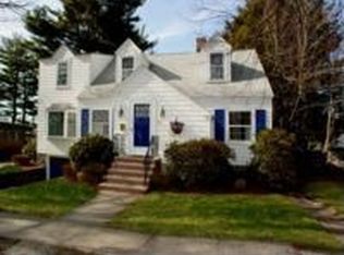 11 Dewey St, North Andover, MA 01845