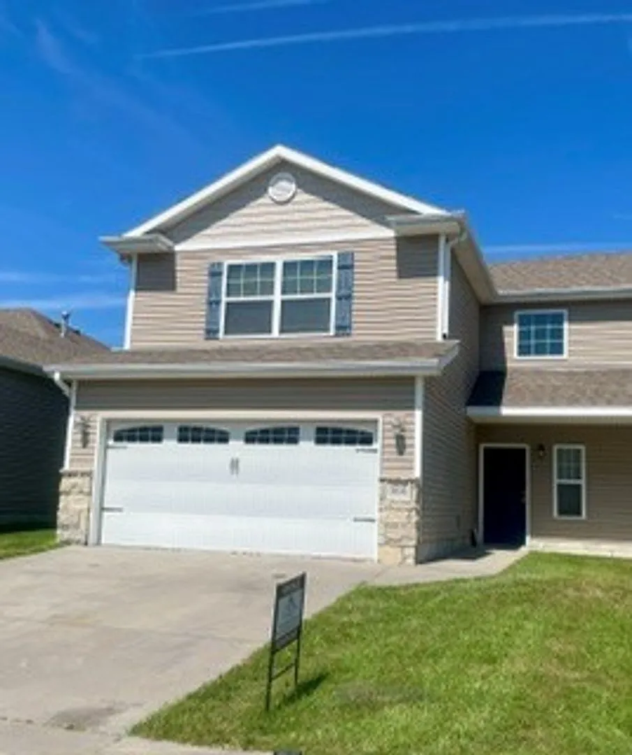 3116 King Ridge Blvd — Photo 1