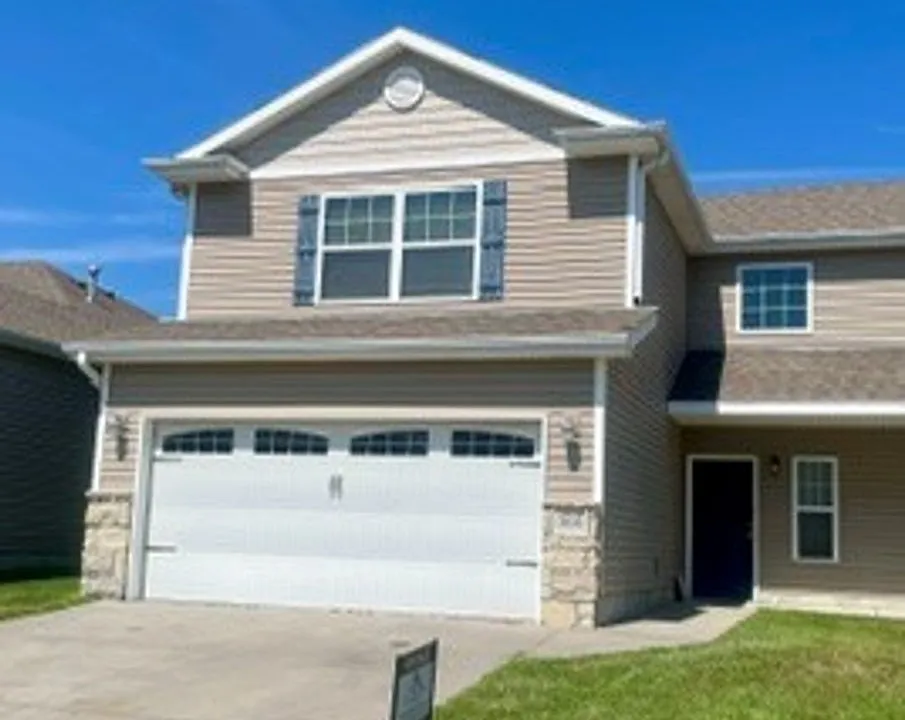 3166 King Ridge Blvd