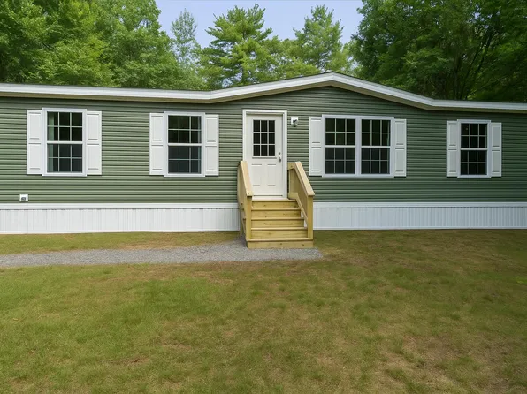 24 Caldwell Drive, Farmingdale, ME 04344