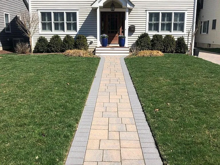 703 Boston Blvd — Photo 2