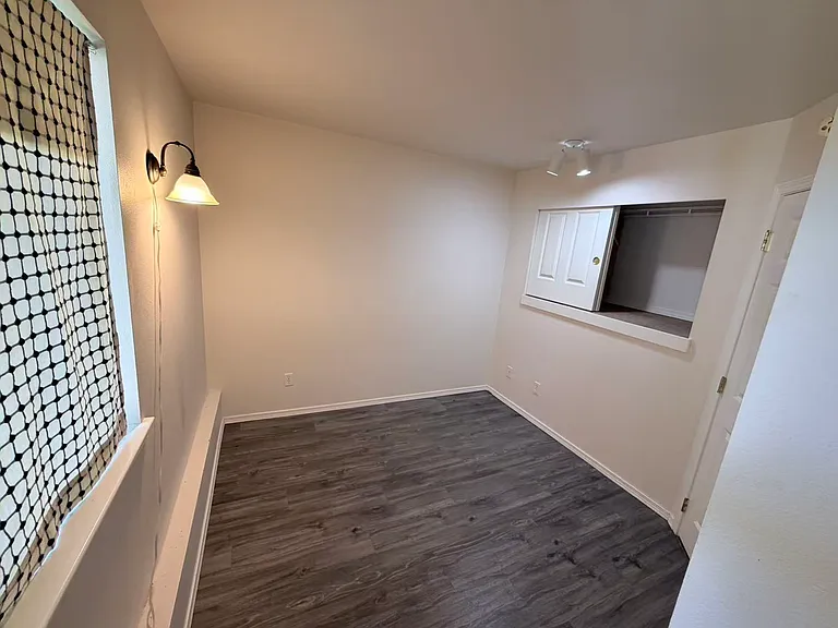 11730 Greenwood Ave N #B — Photo 10