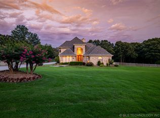 4704 W Oak Leaf Dr, Tulsa, OK 74132