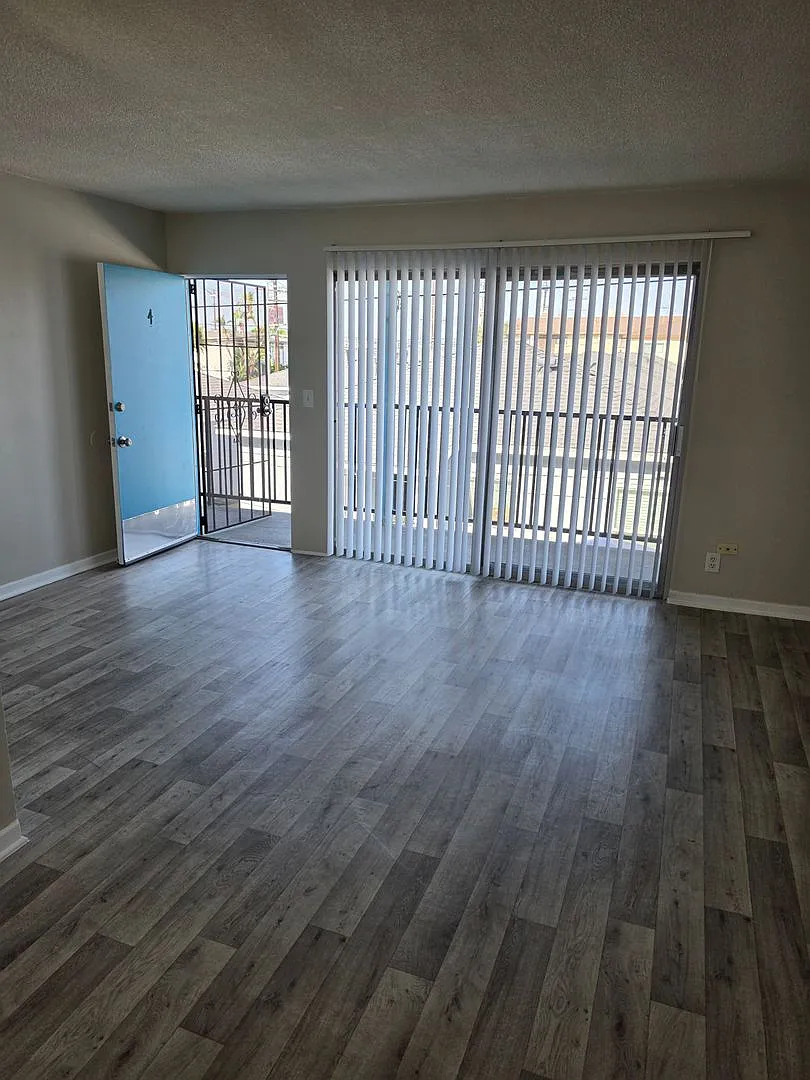 Marine Apartments (DMM823) — Photo 4