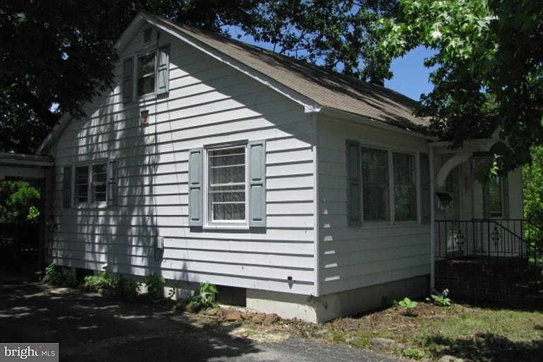 2nd image of 132 N Brandriff Ave