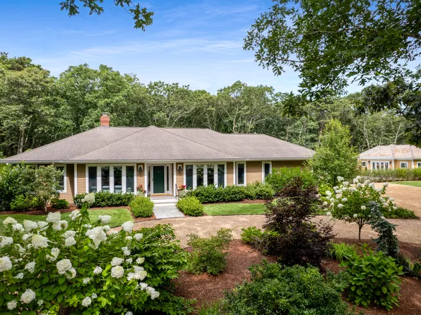 3 Mayhew Way, Oak Bluffs, MA 02557