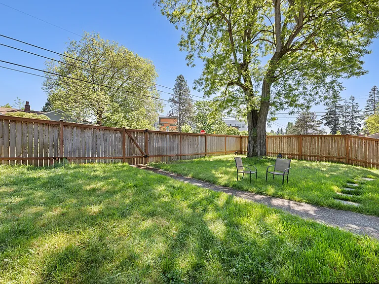 1048 NE 117th St — Photo 22