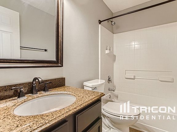 5th image of 2120 Sandhill Dr