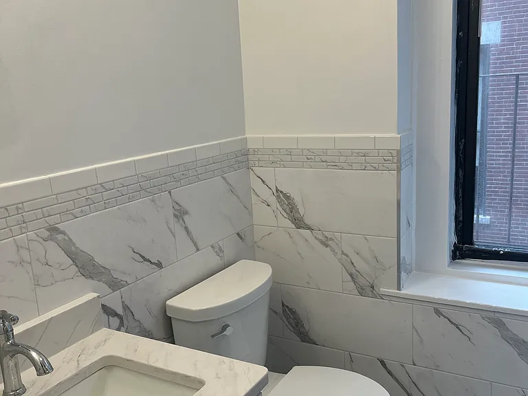 145 Pearl St — Photo 10