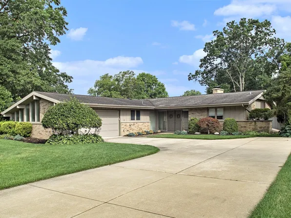 15635 Hearthstone Dr, Mishawaka, IN 46545