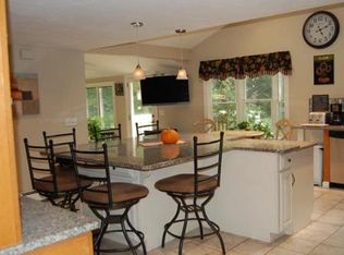 908 Haverhill St, Rowley, MA 01969