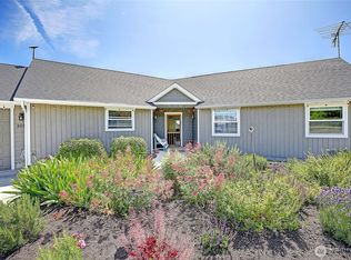 1010 Mallard Ln, Camano Island, WA 98282