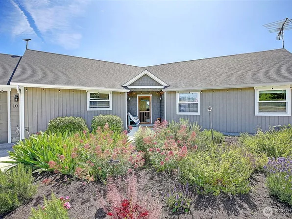 1010 Mallard Lane, Camano Island, WA 98282