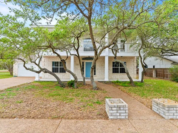 2310 Edgewater Ct, Rockport, TX 78382