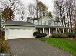 3501 Majestic Pine Ln, Fairfax, VA 22033