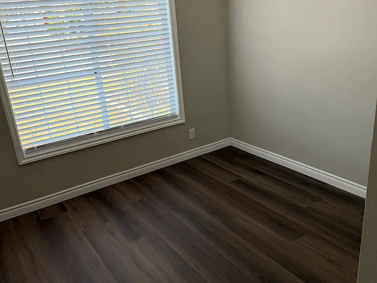 3028 E Vermillion St — Photo 32