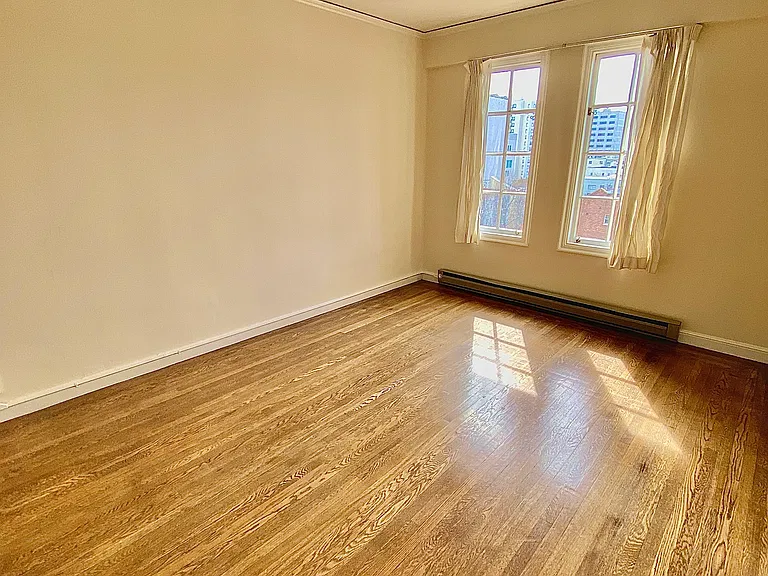 Tudor Hall Apartments — Photo 2