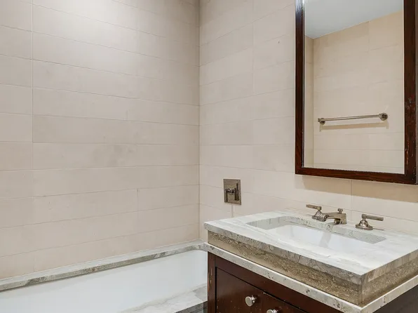 80 Riverside Boulevard image 5 of 16