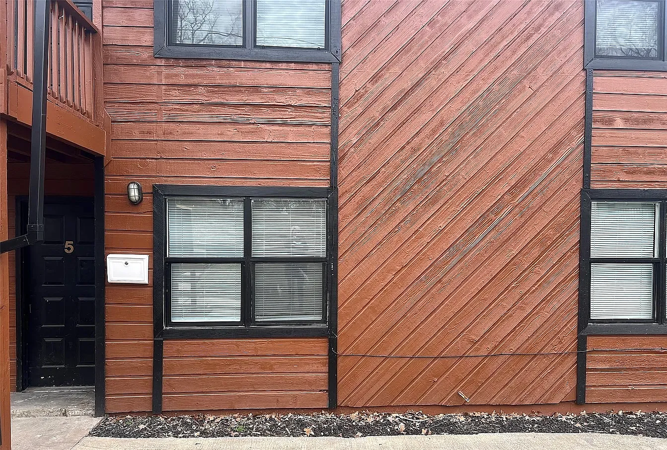 2 bed, 714 sqft, $850 — Photo 2