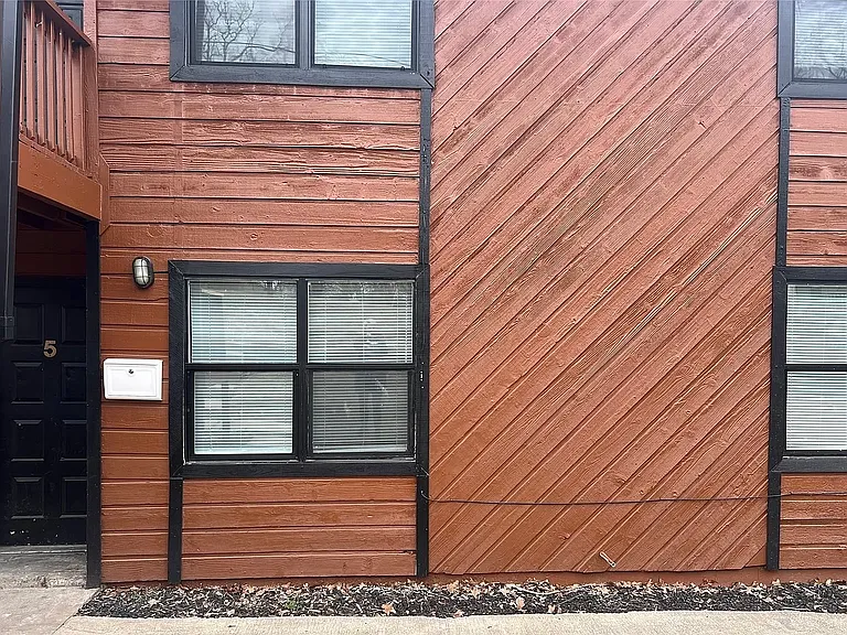 503 W Allen 5/b #5 — Photo 2